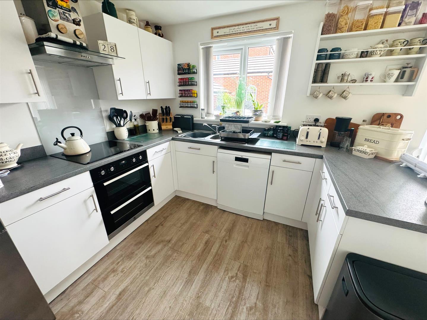 Clos Y Nant, Carway, Kidwelly, SA17 4JH